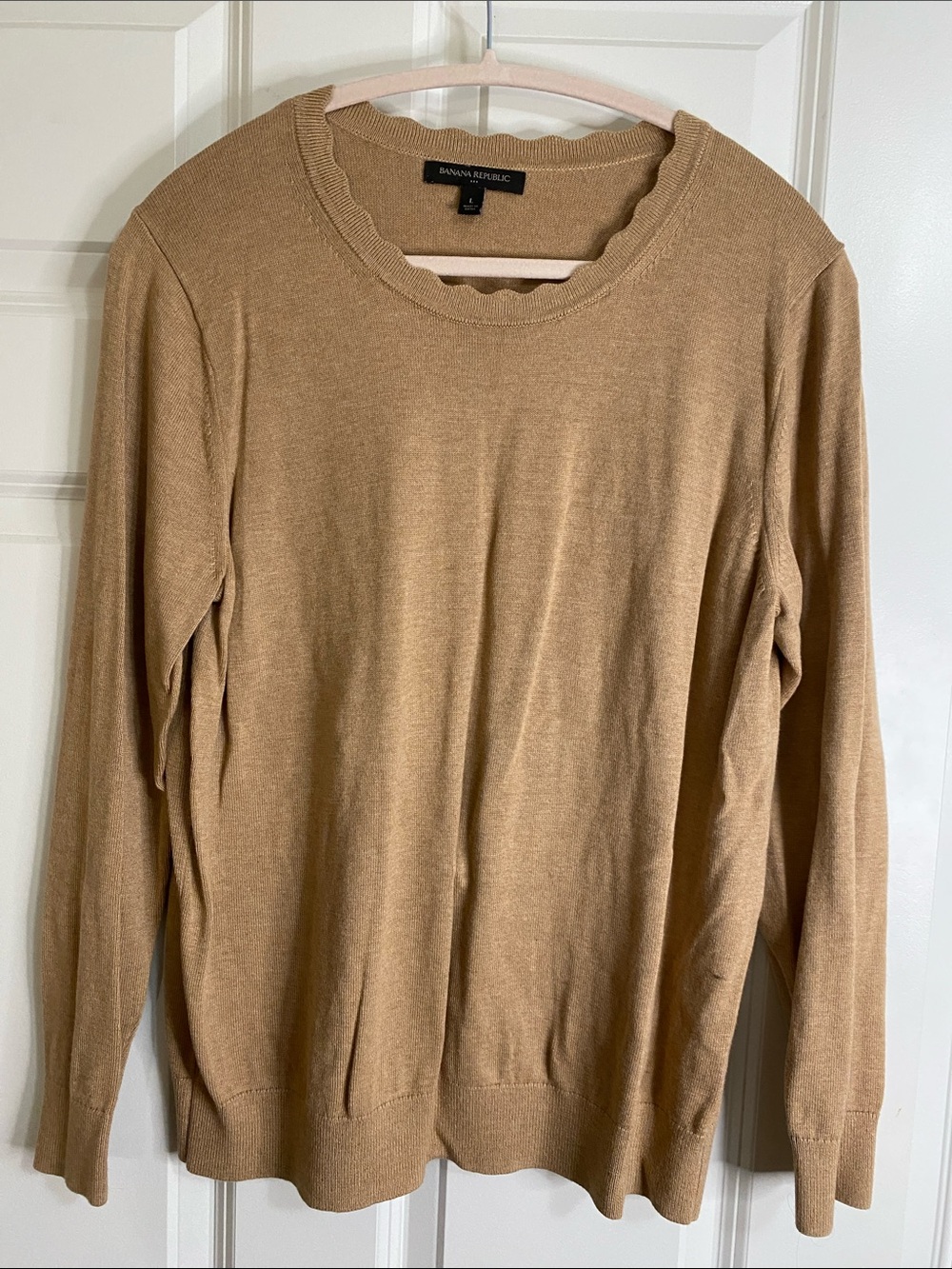 Banana Republic Factory Women's Scoop Neck Sweater in Camel
